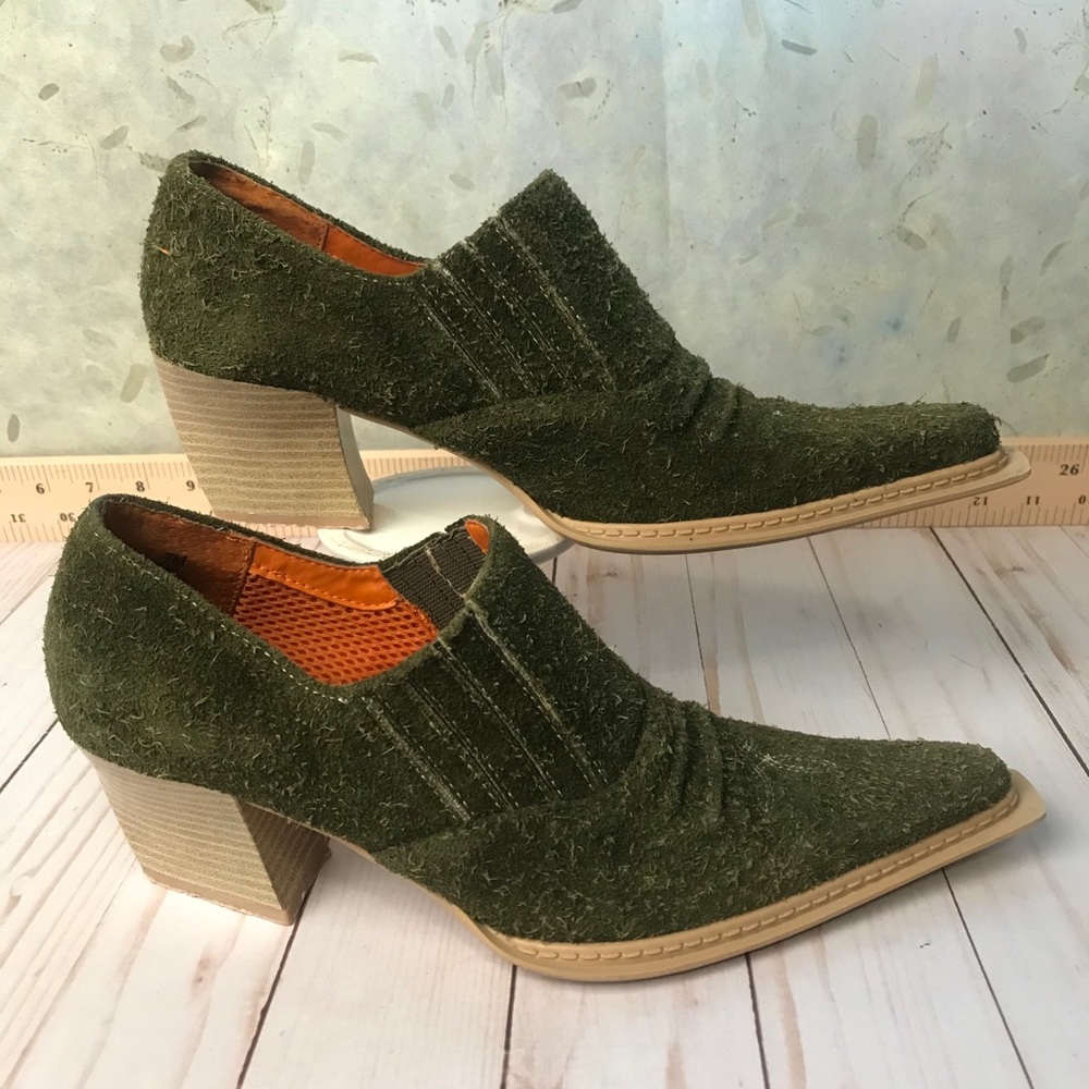 Rocket Dog suede ultra pointy heels